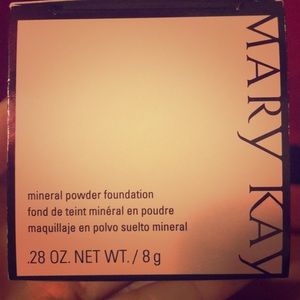 Mary Kay Mineral Powder Foundation with Brush